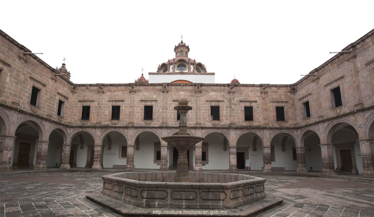Exposición «Imágenes oníricas. La reinvención de la forma» de Luis Palomares, vigente hasta 31 de octubre, en centro cultural clavijero