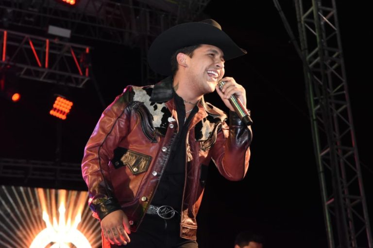 CHRISTIAN NODAL EN LA MONUMENTAL