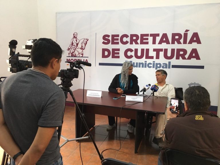 Jesús Machorro alista festejo por el Día Internacional de los Artistas-Pintores con la Boca y con el Pie*