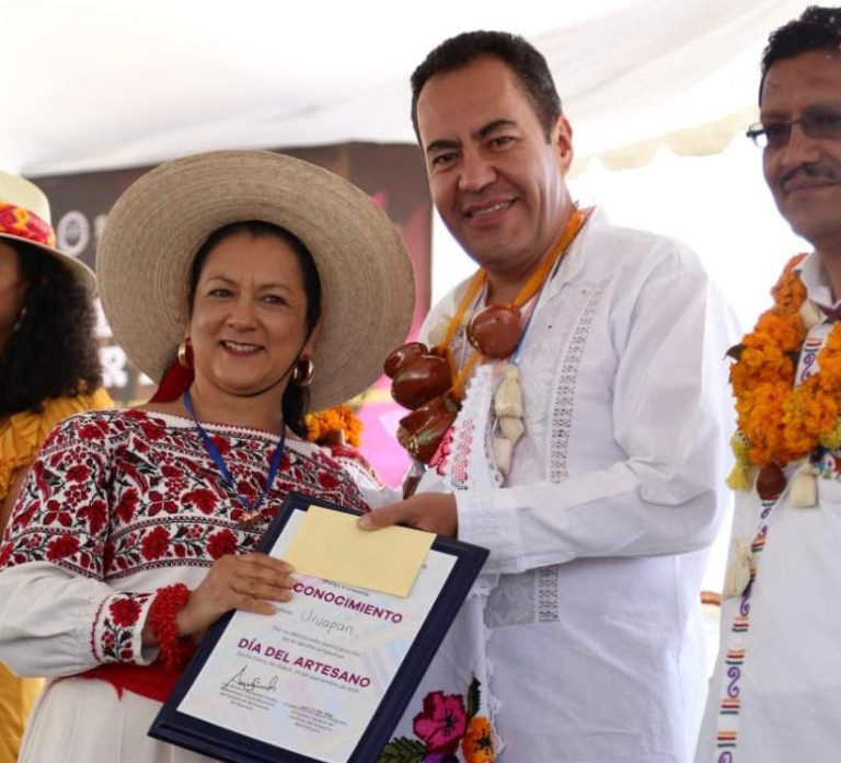 Artesanos, enaltecen a Michoacán: Carlos Herrera