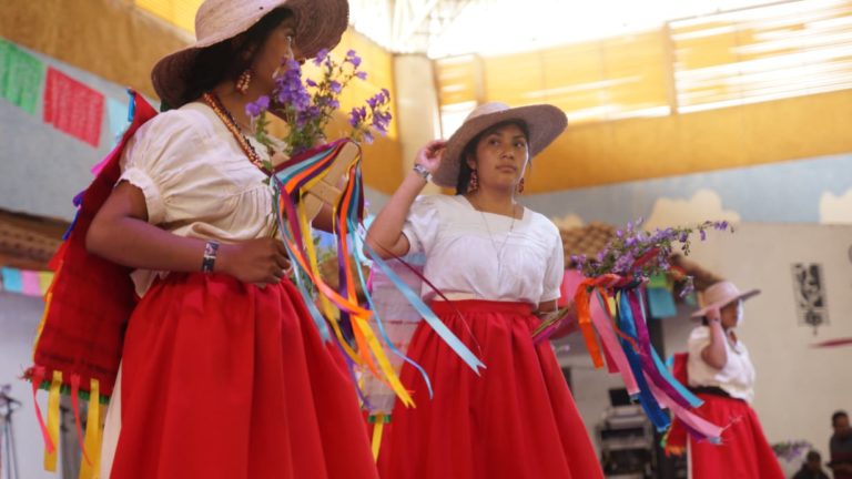 Más de 15 mil visitantes, esperan en el Festival de la Raza Purhépecha, en Zacán