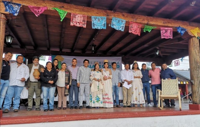 Premian talento de 25 artífices de Opopeo