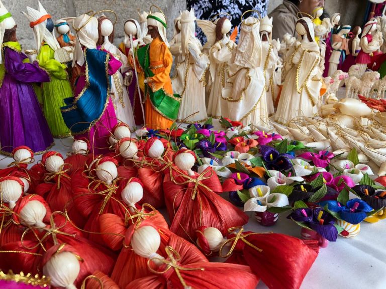 Promueve IAM la Muestra Artesanal Navideña 2019
