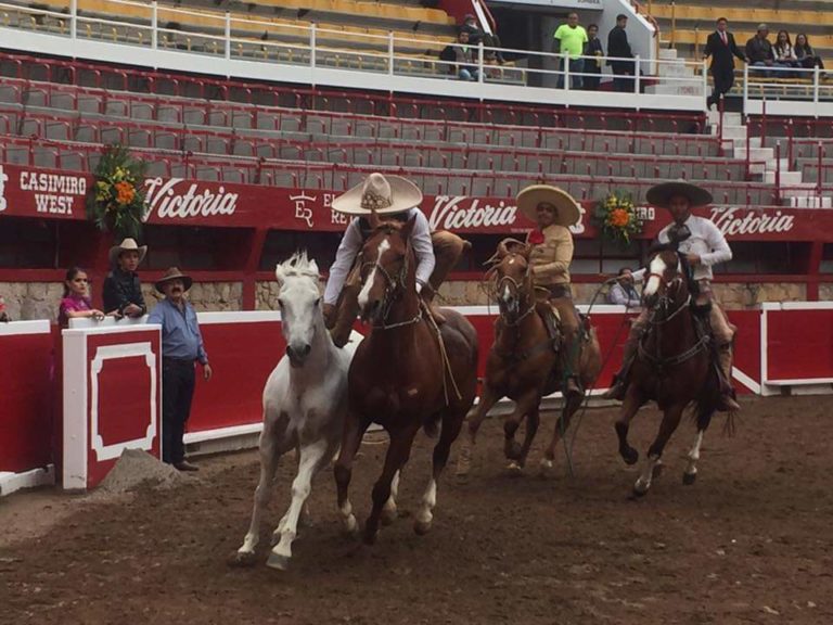 Hoy, magno concierto charro con Rocío Vega, Fernando de la Mora, Niños Cantores de Morelia, Mariachi Ordaz y OSIDEM