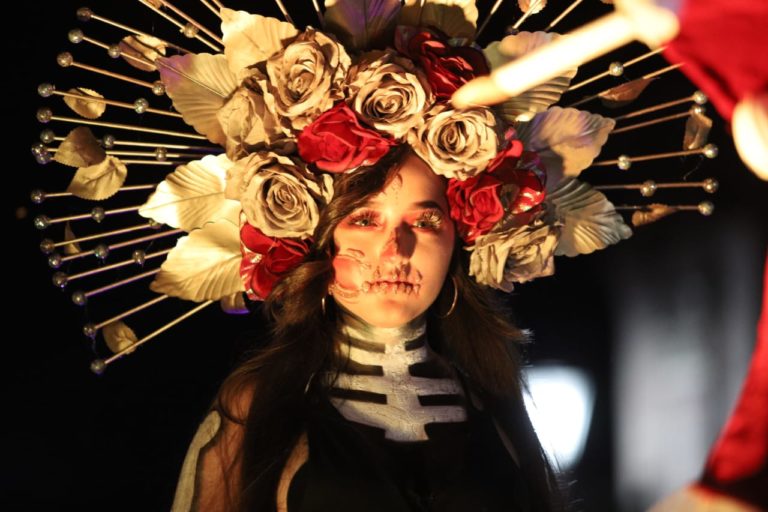 Morelia se engalana con Mega Desfile de Catrinas