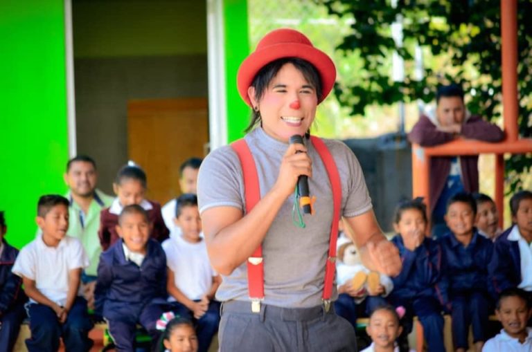 Más de 4 mil niños y adultos disfrutaron de la Caravana Cultural de la Risa