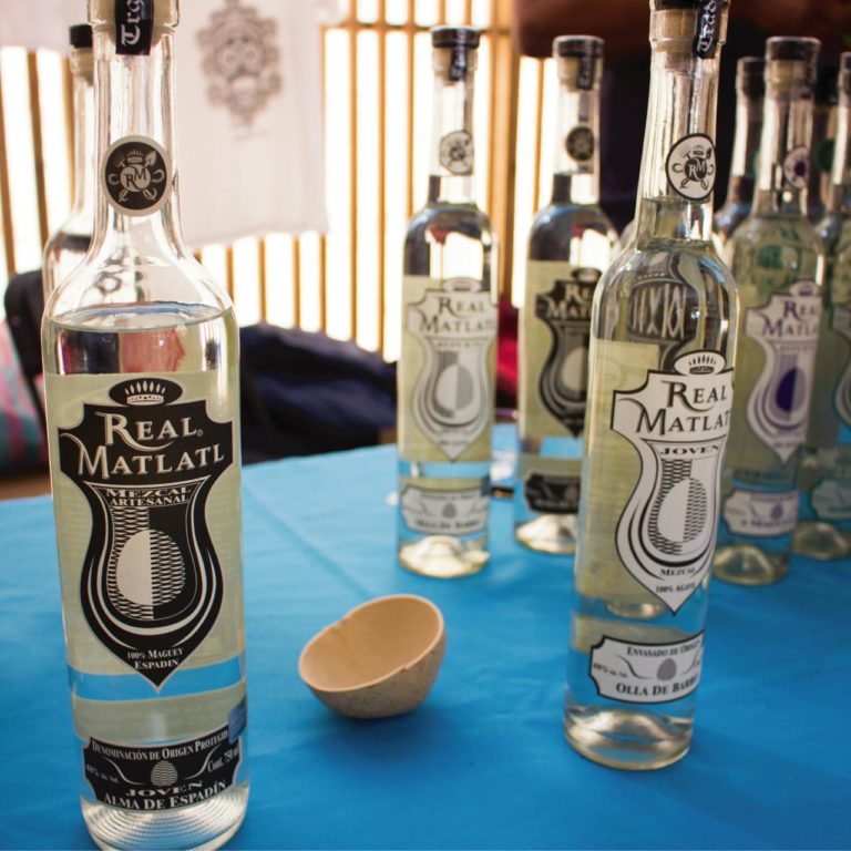Fiesta cultural, gastronómica y familiar en Uruapan con la Mezcalmanía