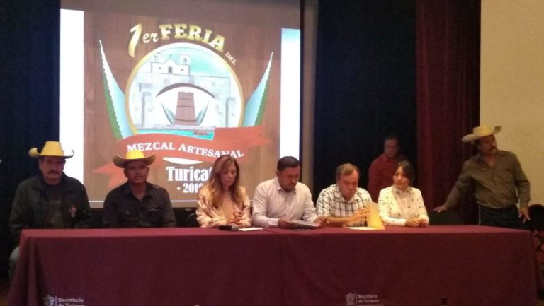 Presentan 1er FERIA DEL MEZCAL ARTESANAL TURICATO 2019