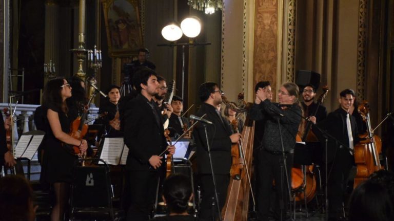 La música sucede en el presente, es una colaboración entre músicos y público: Andrew Lawrence-King