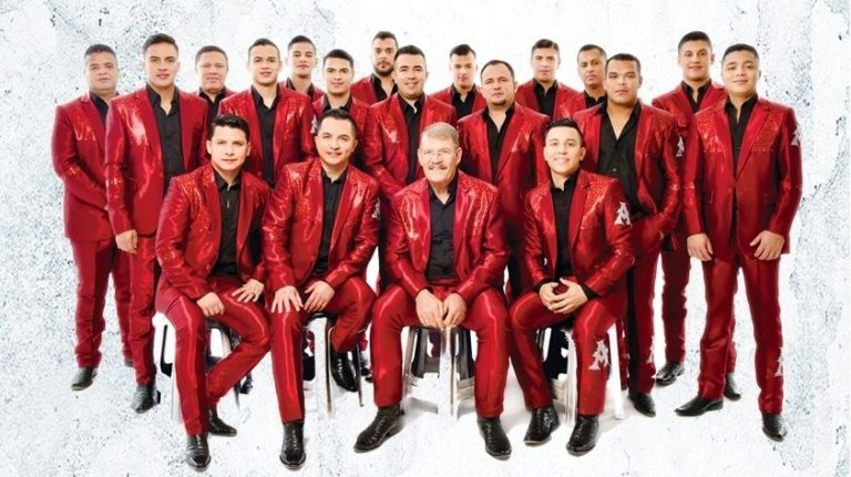 La Arrolladora Banda el Limón se presentó en la Plaza de Toros Monumental de Morelia