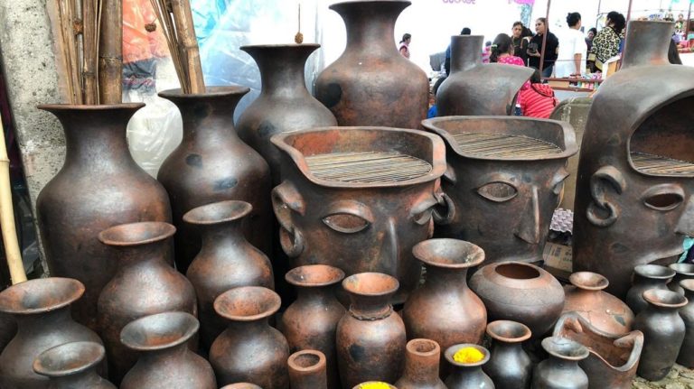 Artífices de Cocucho alistan sus piezas para concurso artesanal