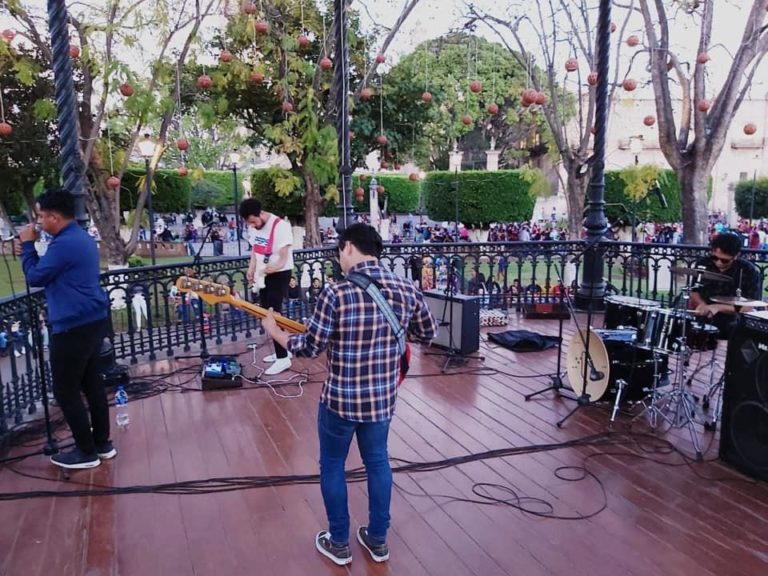 Plaza de Armas se movió entre el rock y el pop de Rafa Arreguín y la banda Pacific
