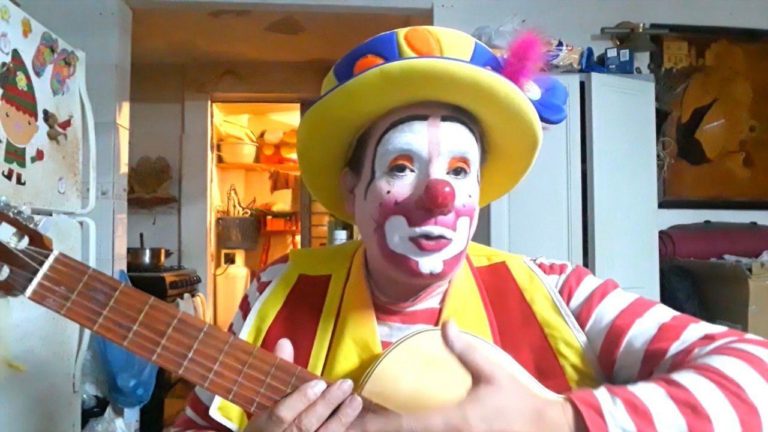 En Club Chanani, el arte del payasito “Gusy”