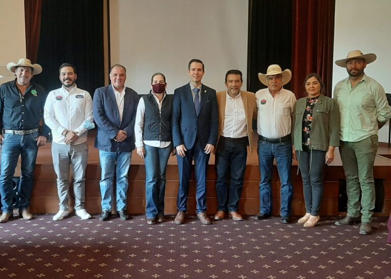 Gobierno del Estado en la búsqueda de nuevos apoyos para Mezcaleros michoacanos