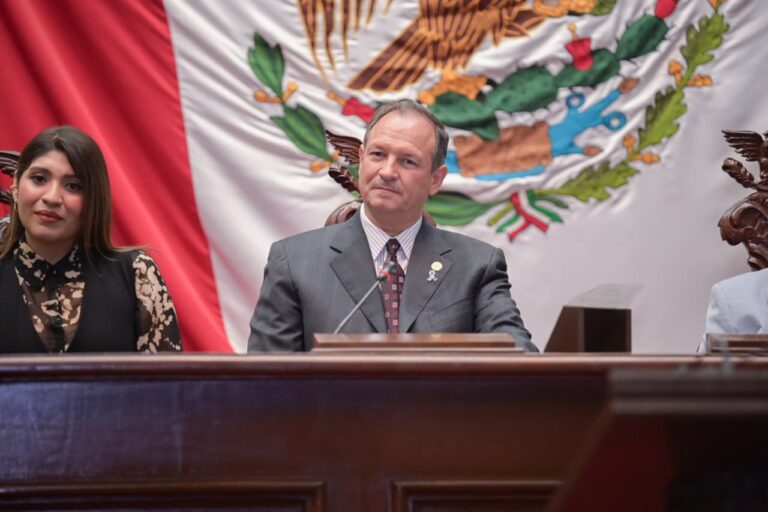 Congreso aprueba reforma a la Ley de Educación, presentada por David Martínez, para incluir educación financiera en planes de estudios
<br>