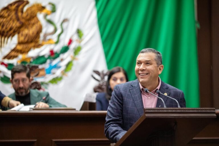 Diputado busca obligar a influencers a avisar cuándo les pagan por promocionar productos