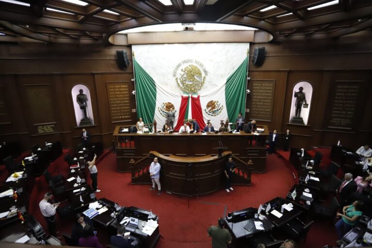 Congreso del Estado a favor de la prevención y detección oportuna de la enfermedad renal crónica