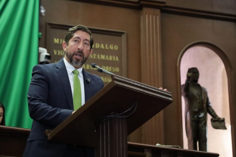 Propone Abraham Espinoza Villa licencia de conducir digital y gratuita en Michoacán