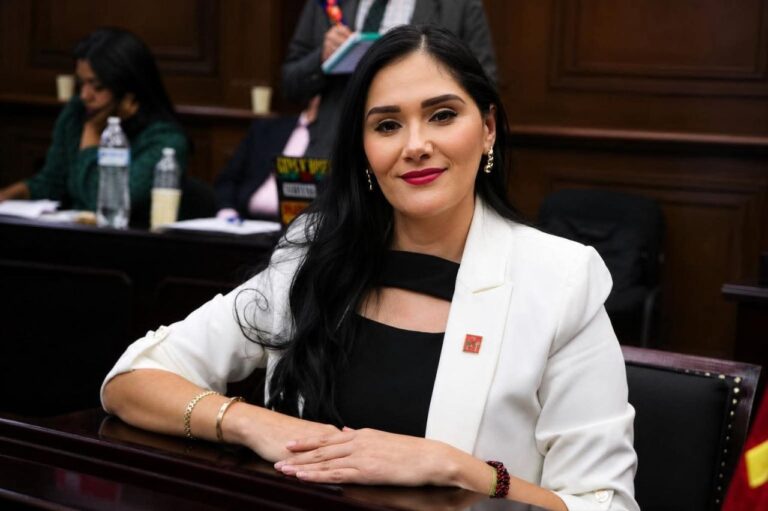 Tras aprobación de reforma, Diana Espinoza celebra que se promueva la escritura manuscrita en educación básica