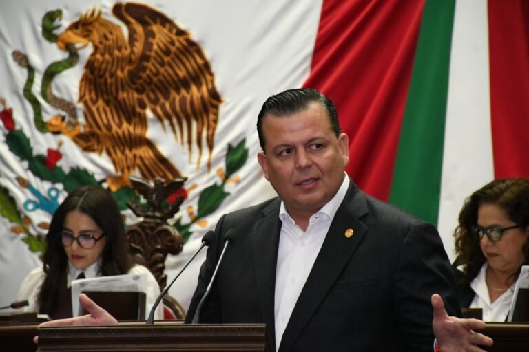 Memo Valencia celebra aprobación de iniciativa que permite que todas las patrullas cuenten con equipo para controlar incendios